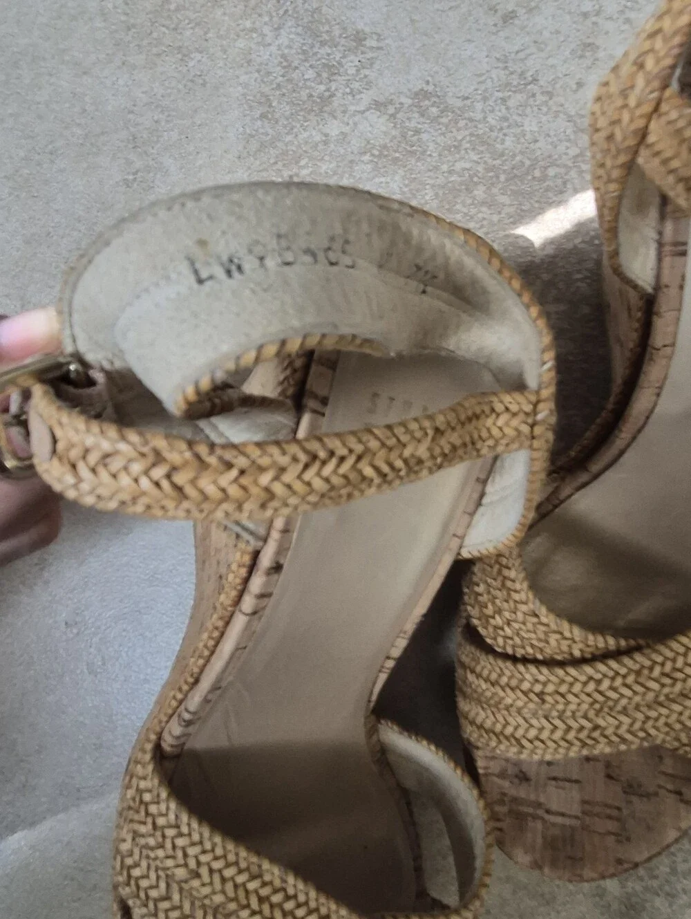 Stuart Weitzman Minx Camel Woven Cork Wedge Sandals Size 7.5 - Picture 14 of 16
